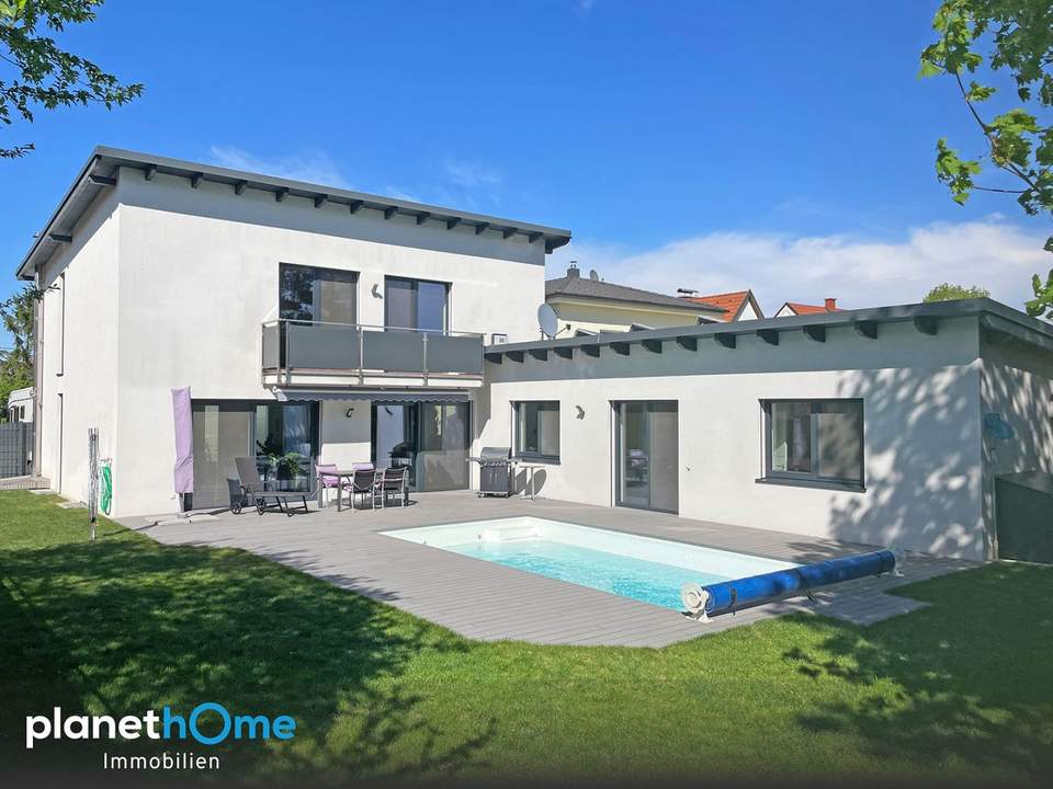 Luxuriöses Wohnen mit Einliegerwohnung, Pool und beeindruckendem Naturflair