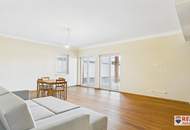 Stilvolle Villa mit gepflegtem Garten und großzügiger Garage