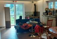 Vermiete Liegenschaft teilbar 1) Haus 157m² 2)Geschäftslokal (Praxis Gastro?, Kaffee? ect) 220m² 3)Lager derzeit mit Hochregalen 250m² 4)Lager- Geschäfts- oder Bürofläche 1.OG 234m² 5)Doppelgarage LKW-tauglich 49,40m² 6)Außenflächen und Parkplätze (Provisionsfrei)