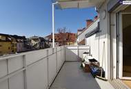 Charmante Dachgeschosswohnung mit viel Licht und luftiger Raumhöhe! Innenhof-Süd-Ausrichtung! Top Anbindung! Ab sofort verfügbar!