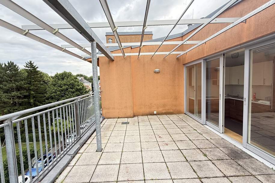 Freifläche auf zwei Terrassen mit Schönbrunnblick und Blick auf Steinhofkirche: neu sanierte und klimatisierte 2-Zimmer-Wohnung!, Wohnung-miete, 1.550,00,€, 1140 Wien 14., Penzing