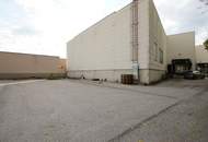 Logistikfläche***2 Hallen***30 Stellplätze***Ausbaupotential***