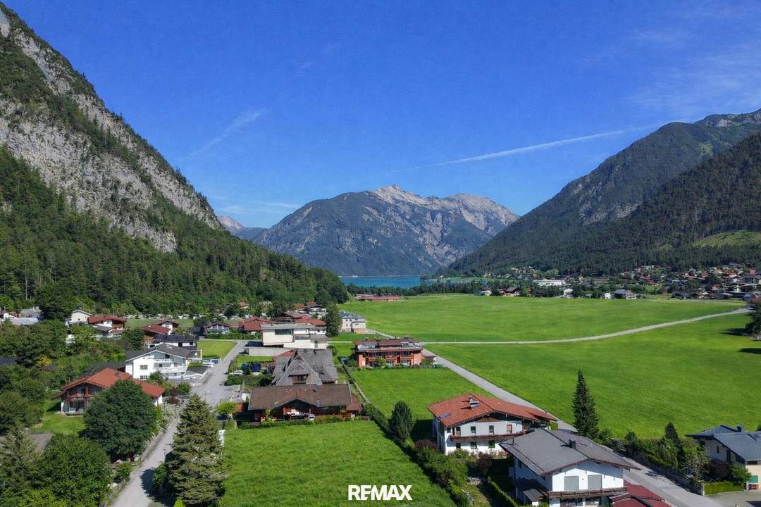 Naturverbunden wohnen in sonniger Ruhelage – Baugrundstück in Maurach mit Blick auf die Tiroler Bergwelt