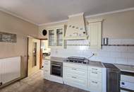 Geräumiges Bauernhaus samt großem Nebengebäude im Bauland