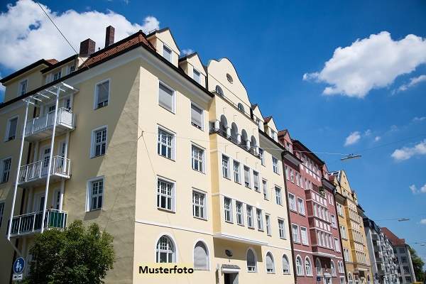 Charmantes Mehrfamilienhaus mit 4 Wohneinheiten und weitläufigem Grundbesitz