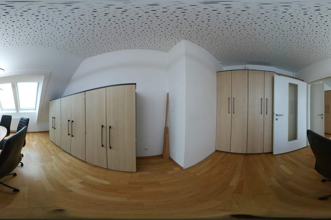 Möbliertes Dachgeschossbüro in Toplage – ideal für Startups & kleine Unternehmen