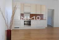 Schlossherr:in gesucht - elegante Schlosswohnung mit Turmzimmer zu verkaufen!