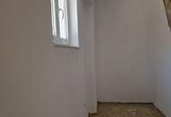 Haus mit 2 getrennten Wohneinheiten und Kellerstöckl mit Wiesen und Äcker
