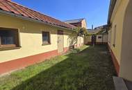 Wohnen, Arbeiten, Genießen – vielseitiges Zuhause in Vierkanthof-Struktur mit begrüntem Innenhof und großer Einfahrt