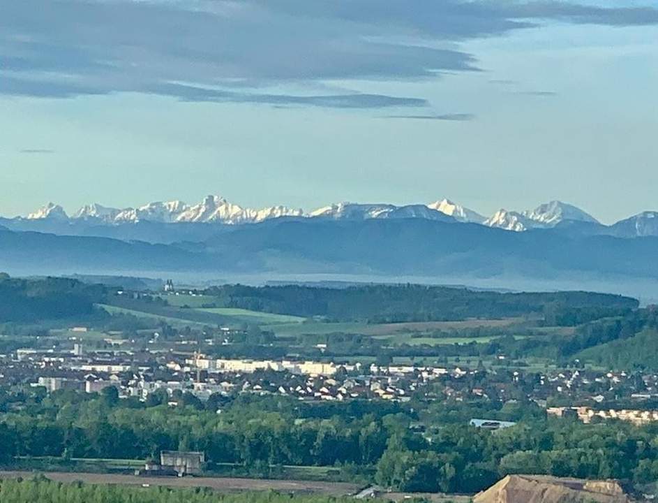 Großes Grundstück in der Bergsiedlung - teilbar !!! Herrliche Aussicht - AUCH FÜR BAUTRÄGER GEEIGNET!