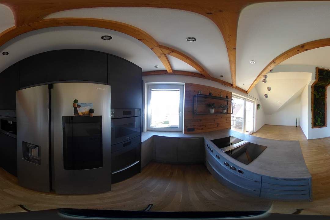 Exklusive 5-Zimmer-Maisonette mit Galerie und Balkon in zentraler Lage