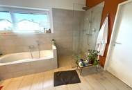 Modernes, großzügiges Einfamilienhaus mit Sauna, Pool und 3 KFZ-Abstellplätzen!