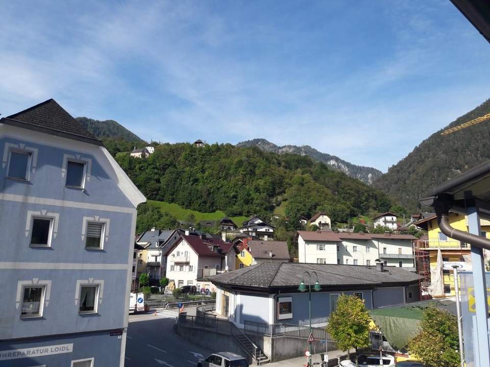 Top gepflegte, möblierte Garconniere mit Gebirgsblick in zentraler Lage, auch für Anleger!