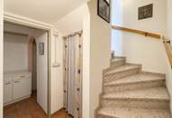 Charmantes Reihenhaus in ruhiger Wohnlage mit 118,70 m² Wohnfläche, voll unterkellert, incl. Garage und traumhaftem Bergblick