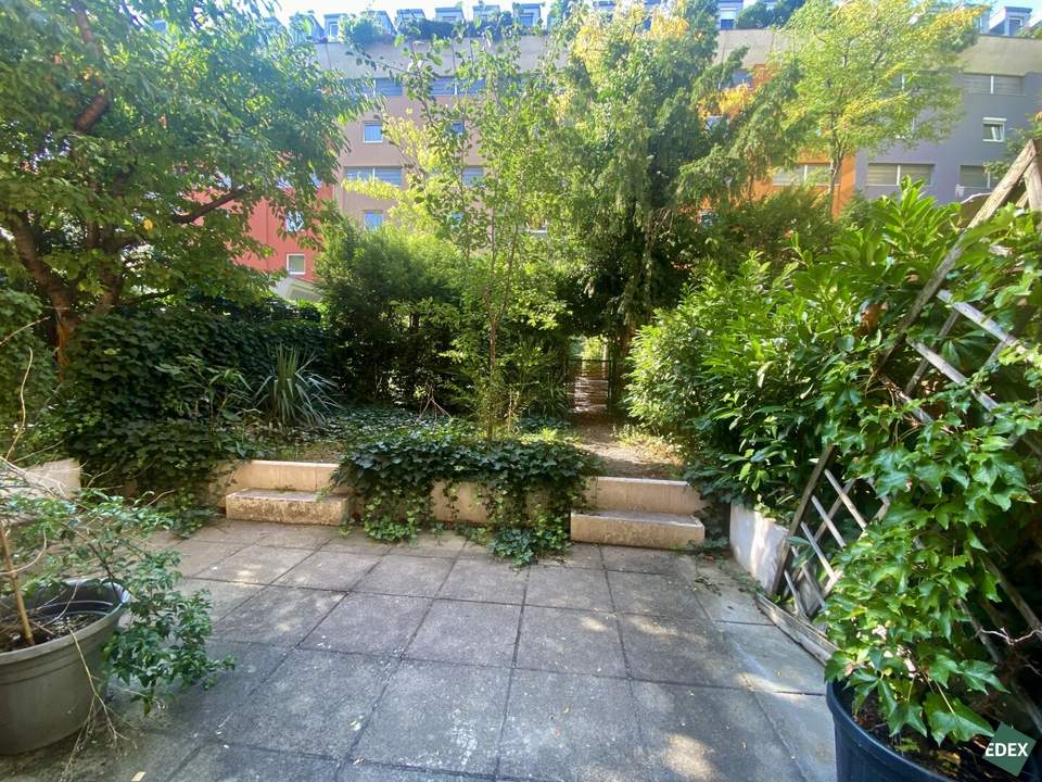 Grünruhelage: Schöne 3-Zimmer-Maisonette mit großer Terrasse und Garten