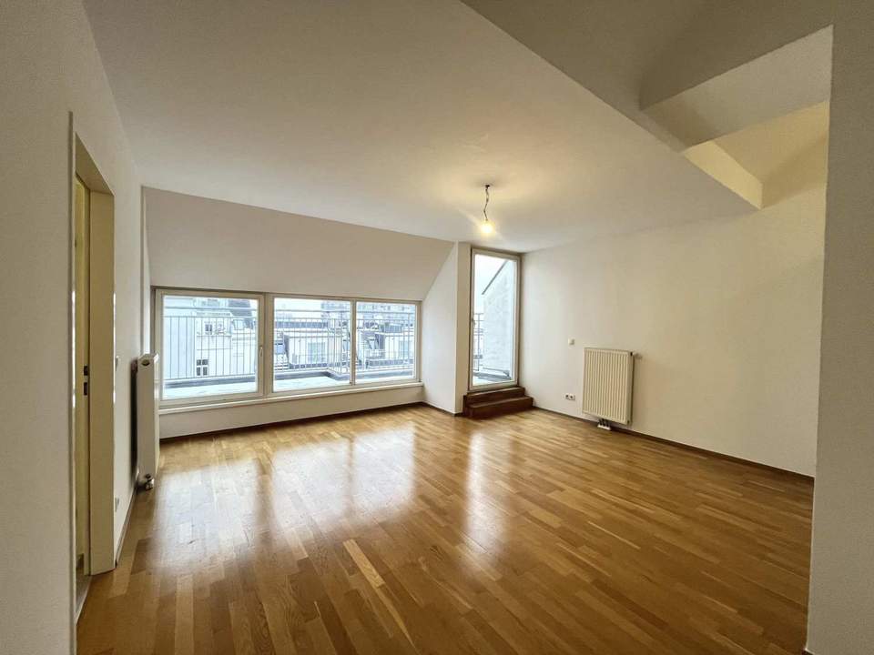 Genug von überteuerten Preisen? Ihre 2-Zimmer-DG mit Terrasse wartet!