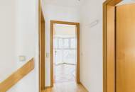 Haus Topzustand mit Klimaanlage und PV Anlage