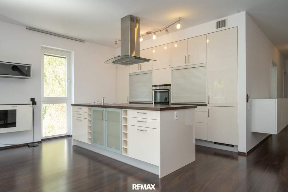 Exklusive 4-Zimmer Maisonettewohnung mit einer 100 m² großen Dachterrasse und zwei Tiefgaragenstellplätze in TOP-Lage!, Wohnung-miete, 2.248,61,€, 4400 Steyr(Stadt)