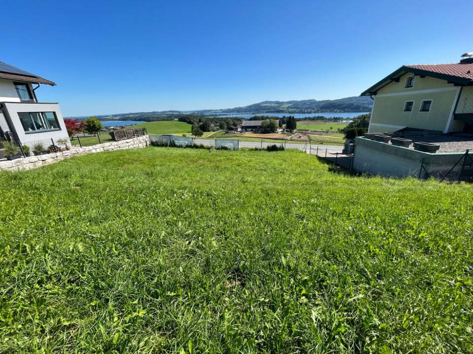 Seeblick und Erholung einzigartiges Grundstück in Seeham zu verkaufen