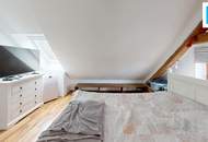 Charmantes Einfamilienhaus in idyllischer Hanglage – Wohnen am Waldrand in Jabing