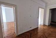 Schöne 4,5 Zimmer Altbau-Villenetage mit Gartennutzung und kleinem KFZ-Stellplatz