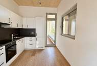 ERSTBEZUG am Fuße des Kreuzbergls: super coole 3-ZI Wohnung mit eigenem Hauseingang und 2 Balkonen