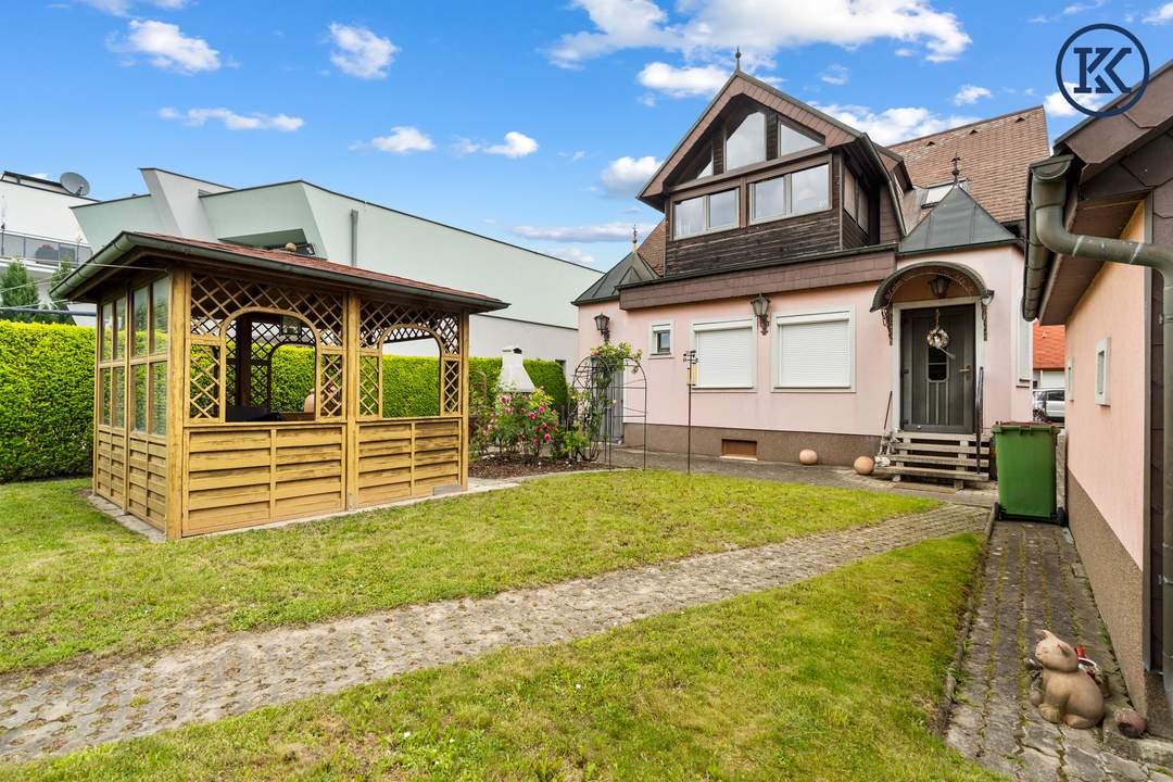 Top-gepflegtes Haus mit Garage, Nebengebäude & Traumgarten im 22. Bezirk