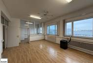 Flexible Gewerbeflächen + Parkplätze (optional) mit perfekter Anbindung in Vösendorf kurzfristig mieten! **VIDEOBESICHTIGUNG**