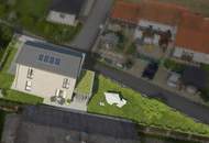 Neubau- Wohnhaus in sehr guter Lage mit Terrasse und Garten sowie zwei Carports