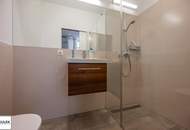 Ab 15.7.26: ruhig gelegene und modern ausgestattete Altbau-Wohnung mit hofseitiger Loggia