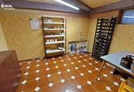 7321 Lackendorf: Ruhelage! Teilsaniertes und bezugsfertiges Einfamilienhaus mit Garage und großem Garten!