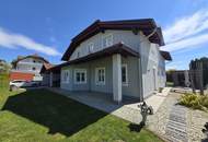 Ein Ort zum Glücklichsein - Charmantes Einfamilienhaus mit Pool, Sauna, Doppelgarage, Carport und sonnigem Garten