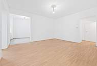 Küche mit schöner Fensterfront und Balkon in den ruhigen Innenhof, hell und freundlich!