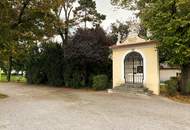 Kaiserebersdorf: Grundstück mit Altbestand und Entwicklungspotenzial