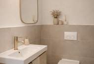 Helle 4-Zimmer-Wohnung (ca. 93 m²) mit Loggia und Parkblick. Master-Schlafzimmer mit eigenem Badezimmer.