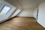 BEZUGSFERTIG: Neubau-Erstbezug mit Freifläche und Küche!