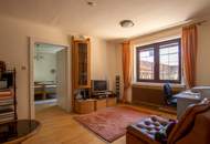 Sanierungsbedürftiges Haus mit 2 Wohneinheiten in Gainfarn!