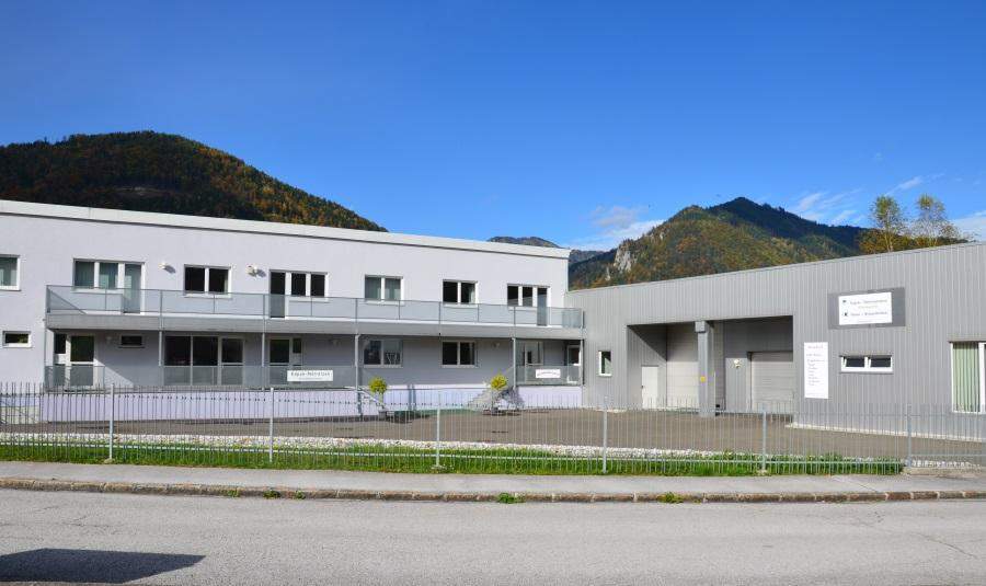 Wohn-, und Geschäftshaus in wunderschöner Naturlage