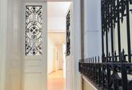 Großzügige Altbauwohnung mit kleinem Balkon in repräsentativen Stilaltbau