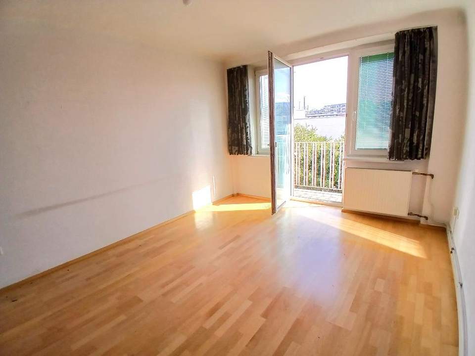 KOMPAKTE 3-Zimmer-Wohnung mit BESTEN VEKEHRSANSCHLÜSSEN !