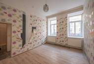 ++NEU++ Renovierungsbedürftige 4-Zimmer Altbauwohnung im Erdgeschoss!