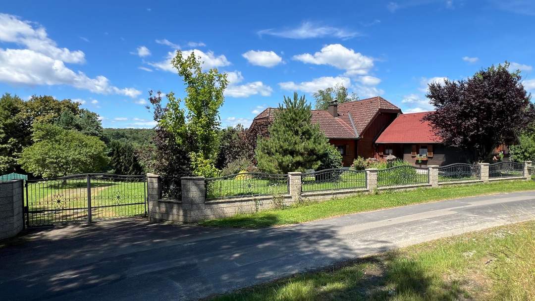 Blockhaus in sehr ruhiger Lage