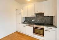 Helle 2-Zimmer-Dachgeschoßwohnung mit Balkon nahe Schönbrunn