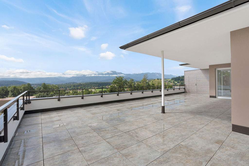 Velden HILLS! 3-Zimmer-Penthousewohnung mit XXL-Sonnenterrasse und Bergblick