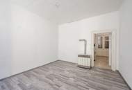 ++Q18++ Renovation-needed 1-room ground floor old building apartment, lots of potential