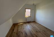 Erstbezug: Dachgeschoss in Villa