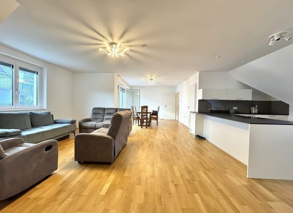 Großzügig Wohnen in Ruhelage - Familienwohnung nahe Siegesplatz
