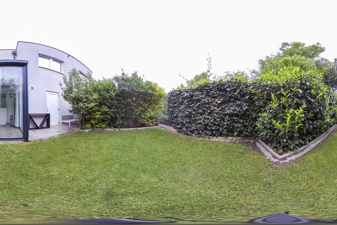 Ruhige Lage am Bach - 4 Schlafzimmer, Garten, Terrasse, Garage