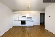 | ENTZÜCKENDE DACHGESCHOSSWOHNUNG | 2 ZIMMER | BESTLAGE | HAUPTPLATZ ECKE MURGASSE
