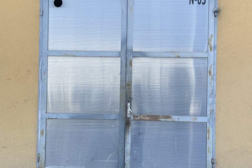 PROVISIONSFREI!!! Große Halle, Werkstatt, Lager 40m² mit Hebebühne N3, Gewerbeobjekt-miete, 422,00,€, 2601 Wiener Neustadt(Land)